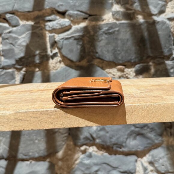 Burberry TB Compact Trifold Tan Grained Leather Wallet - Picture 11 of 16